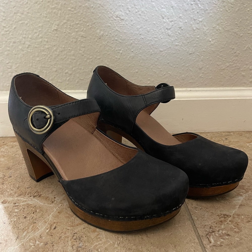 Dansko Dorothy Milled Nubuck Pump EUR 37. Black.